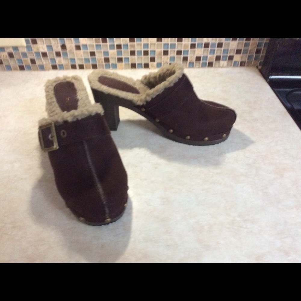Clogs